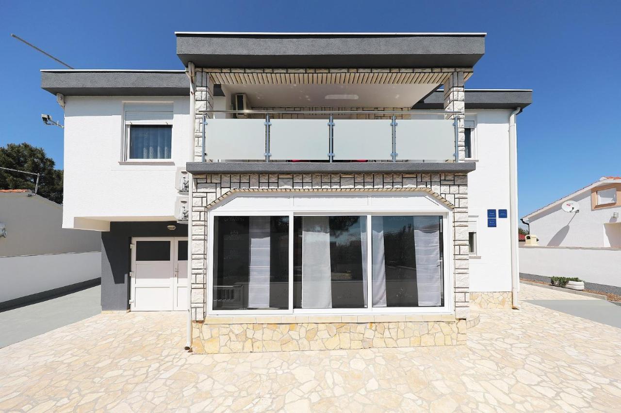 Apartmani Nella Vir Esterno foto