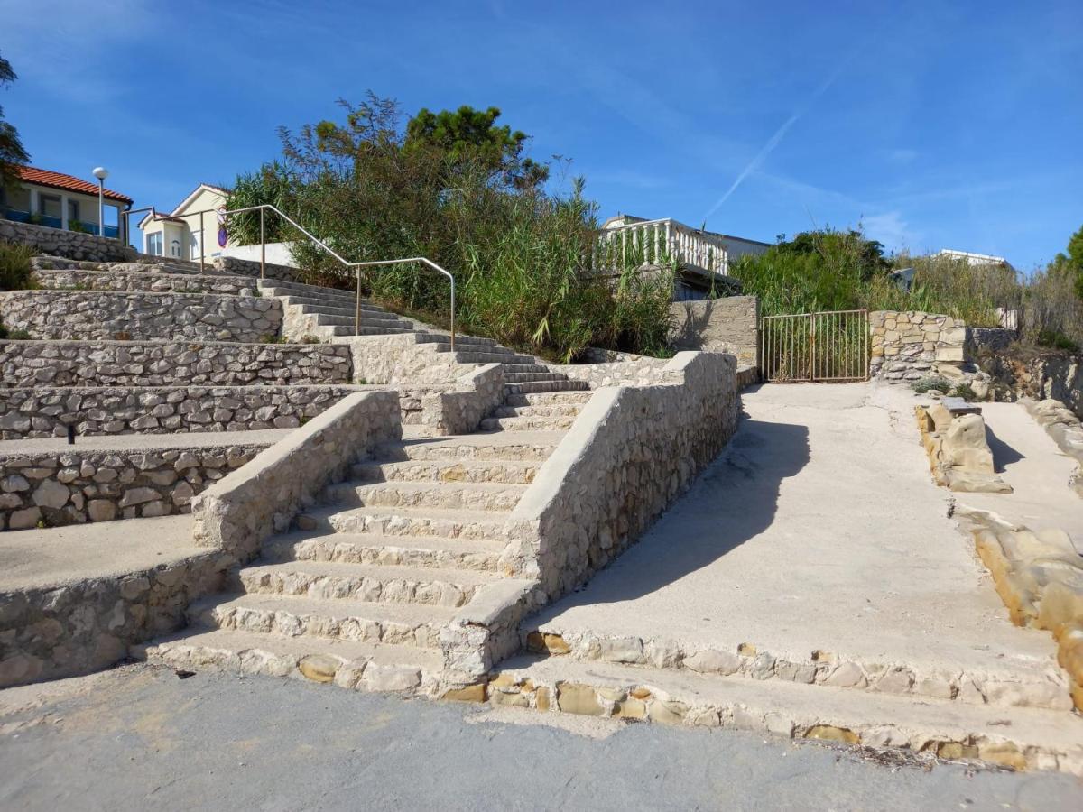 Apartmani Nella Vir Esterno foto